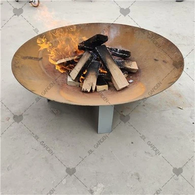 Cắm trại trong hố lửa