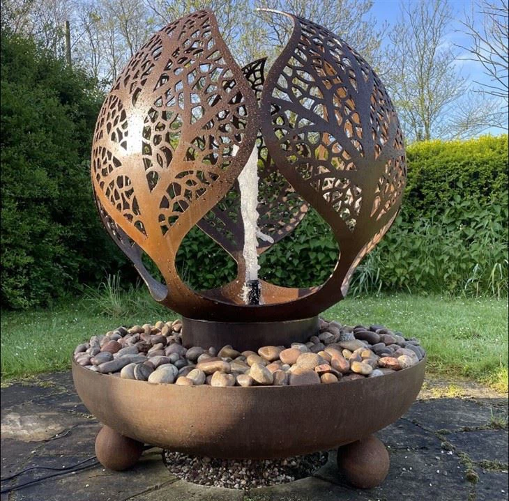 Tính năng nước Corten với đài phun nước