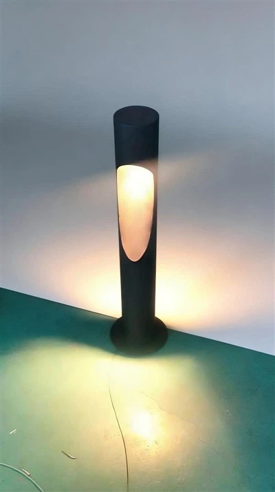 Đèn sân vườn bằng thép Corten hình lưỡi liềm-