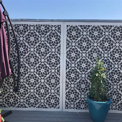 Màn thép trang trí sân vườn
