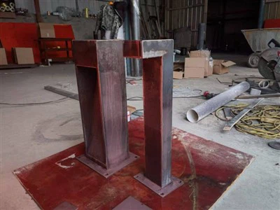 Đèn sân vườn bằng thép Corten hình chữ L-